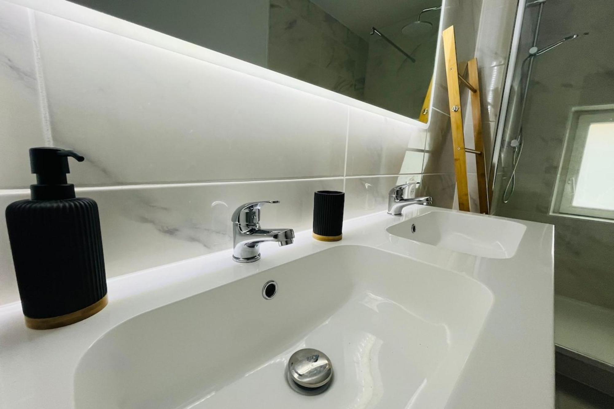 L'Horreum Appartement Proche Des Halles Wifi Narbonne Exteriör bild
